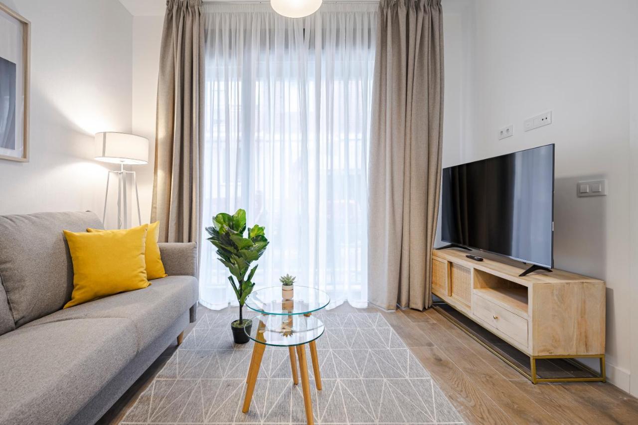 Feelathome Castilla Apartahotel